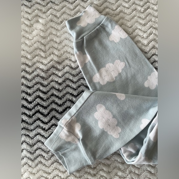 Loved, H&M Kids, Like New, Cloud Print Cotton Leggings Size 5Y - Picture 8 of 8
